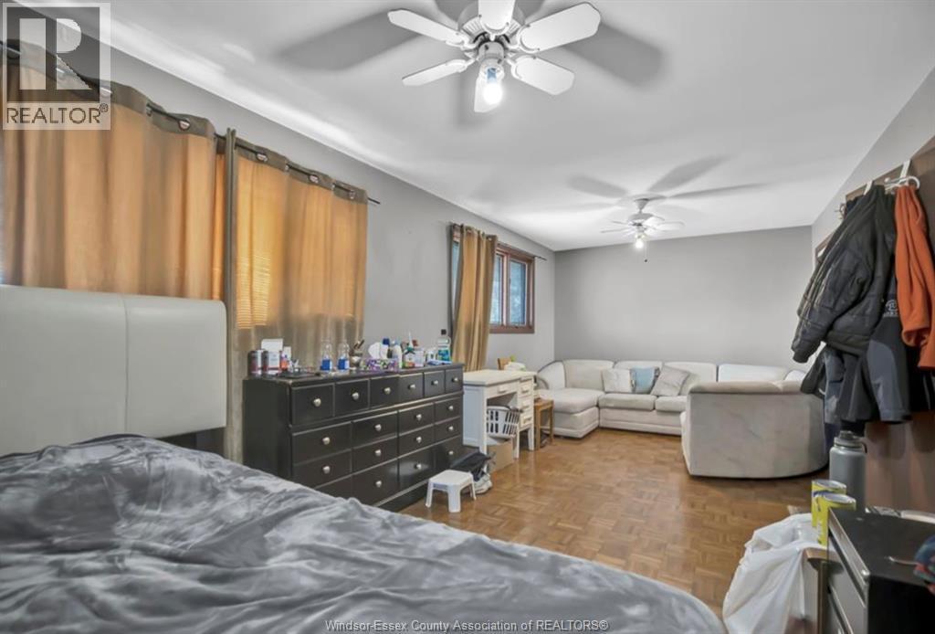 564 Wallace, Windsor, ON - Indoor Photo Showing Bedroom