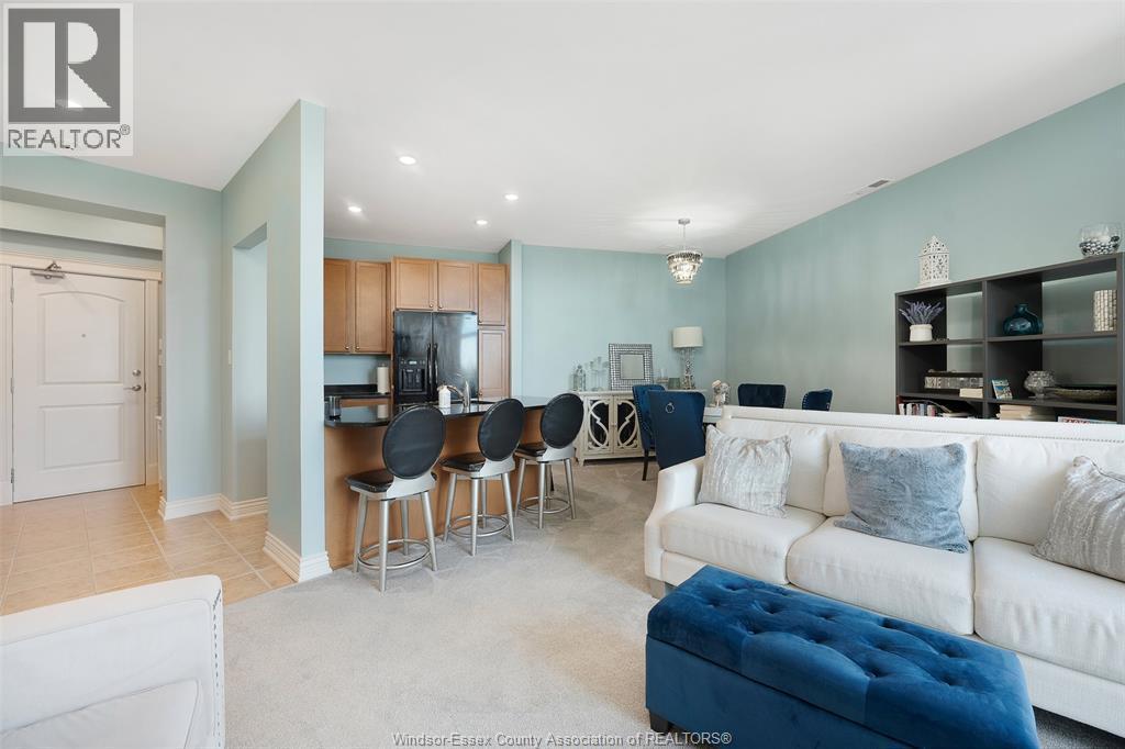 1225 Riverside Unit# 409, Windsor, ON - Indoor Photo Showing Living Room