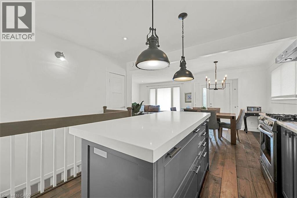 28 Marion Crescent, Dundas, ON - Indoor Photo Showing Kitchen