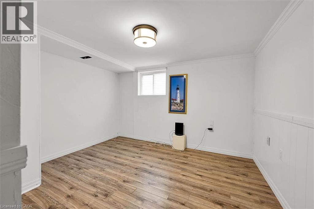 28 Marion Crescent, Dundas, ON - Indoor Photo Showing Other Room