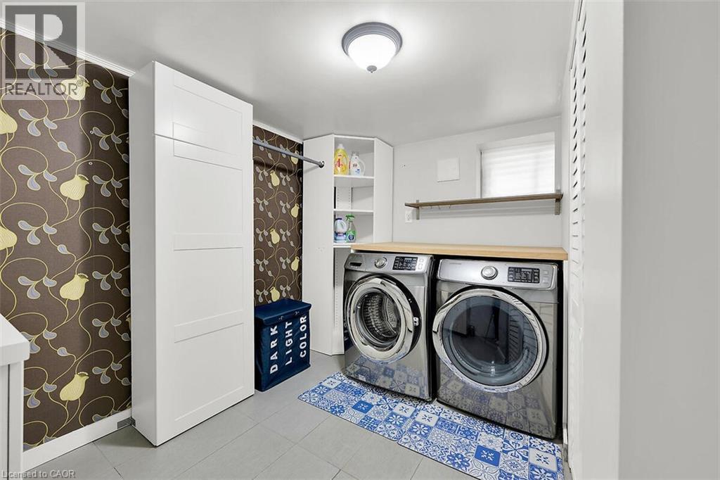28 Marion Crescent, Dundas, ON - Indoor Photo Showing Laundry Room