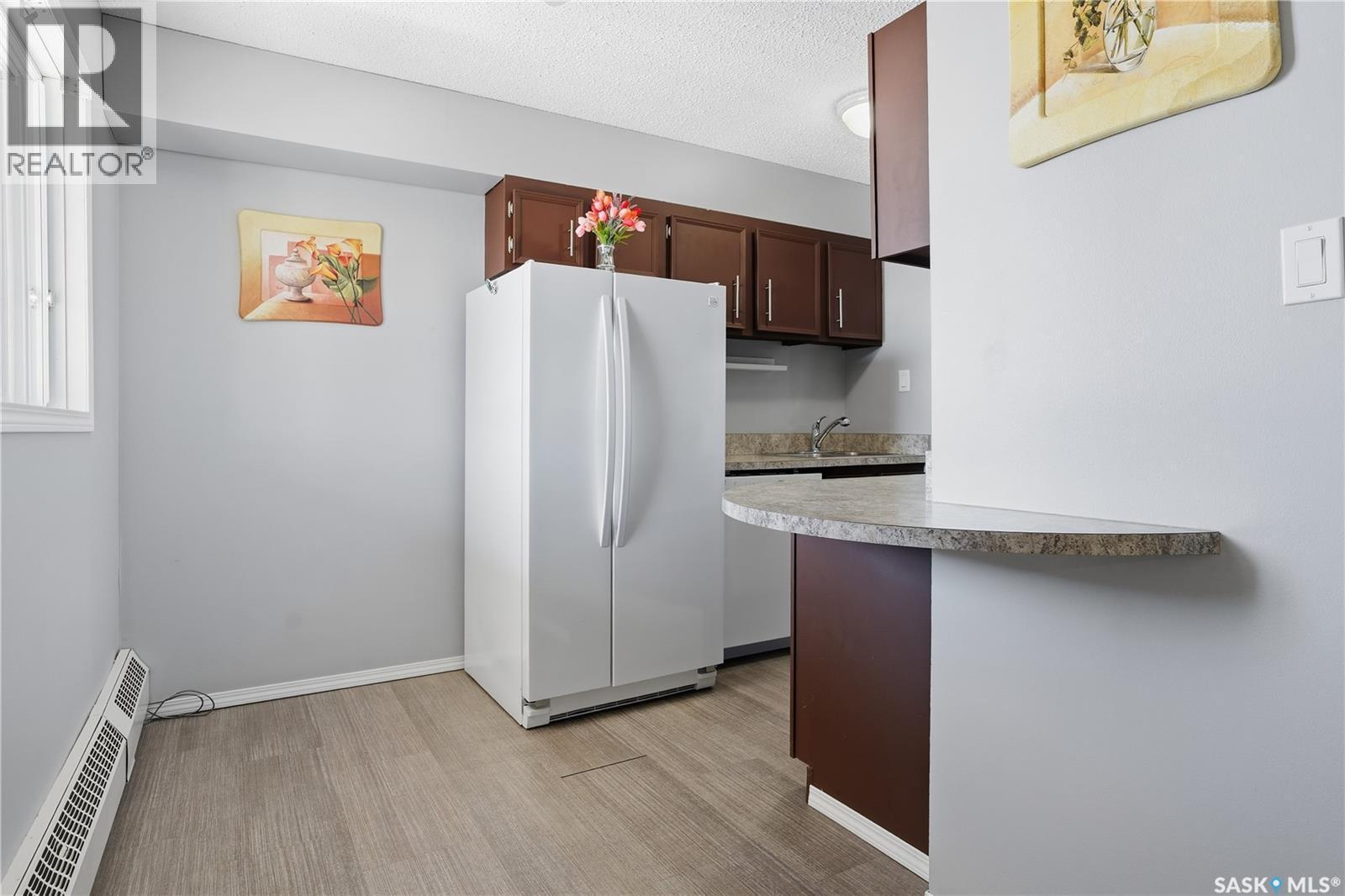 206 31 Rodenbush Drive, Regina, SK - Indoor Photo Showing Kitchen