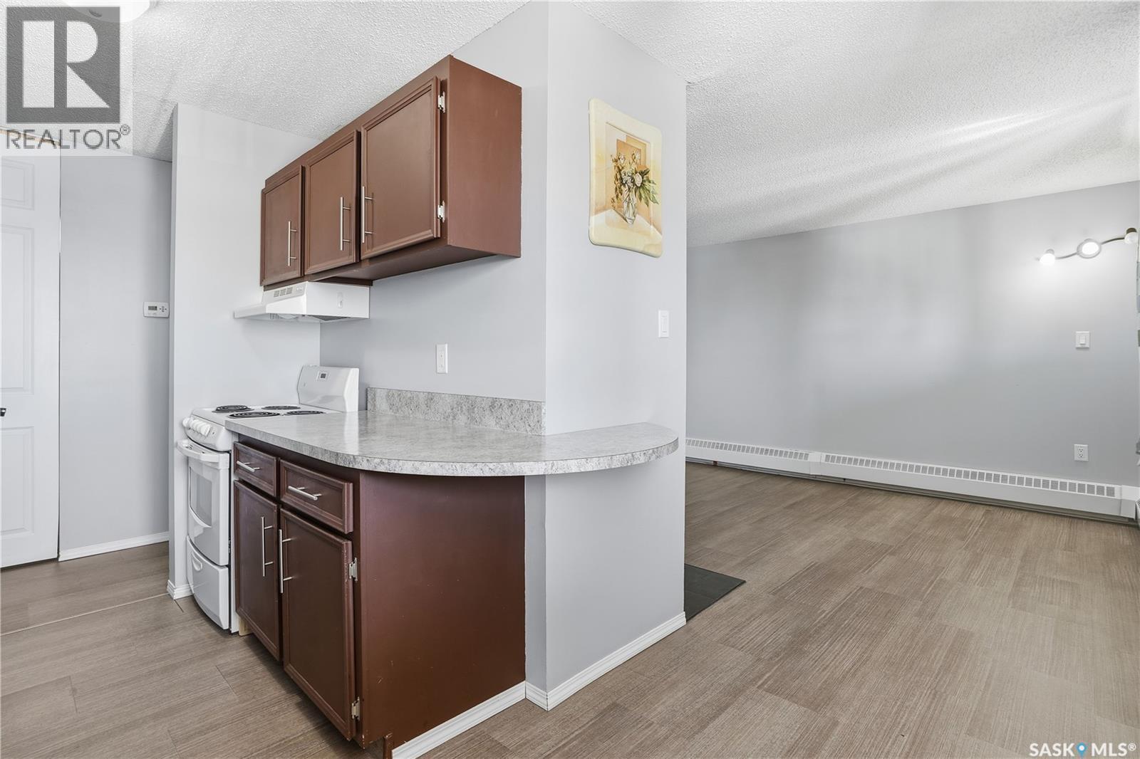 206 31 Rodenbush Drive, Regina, SK - Indoor Photo Showing Kitchen