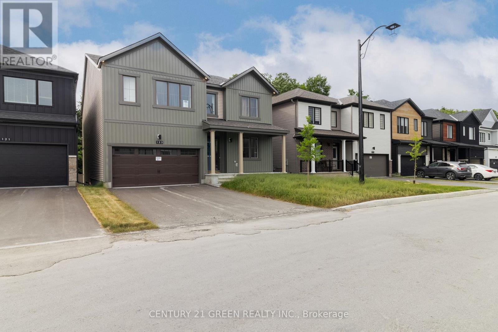 123 Tonic Crescent, Ottawa, ON