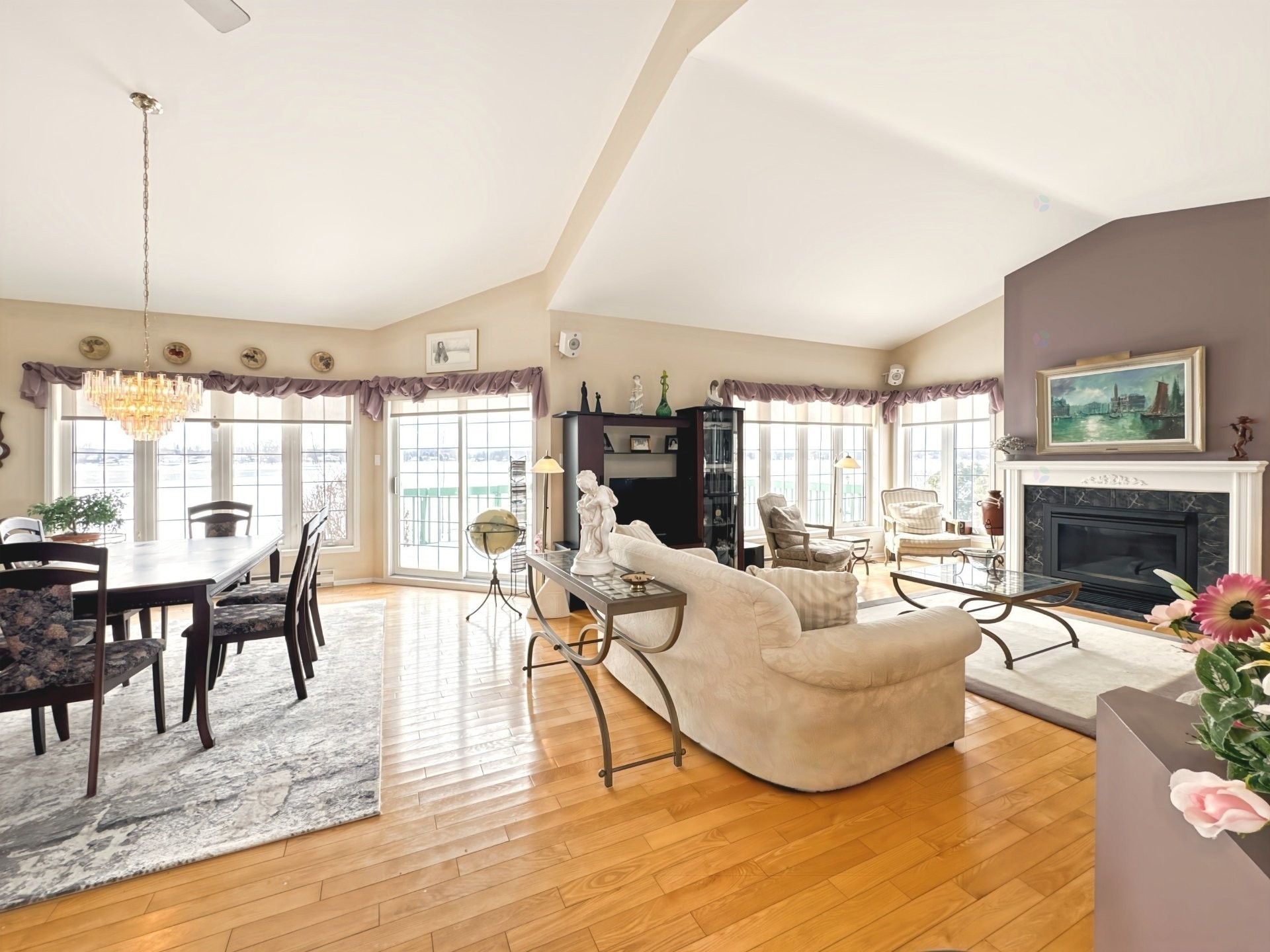 Overall view - 918 Ch. Duhamel, Pincourt, QC - Indoor Photo Showing Living Room With Fireplace