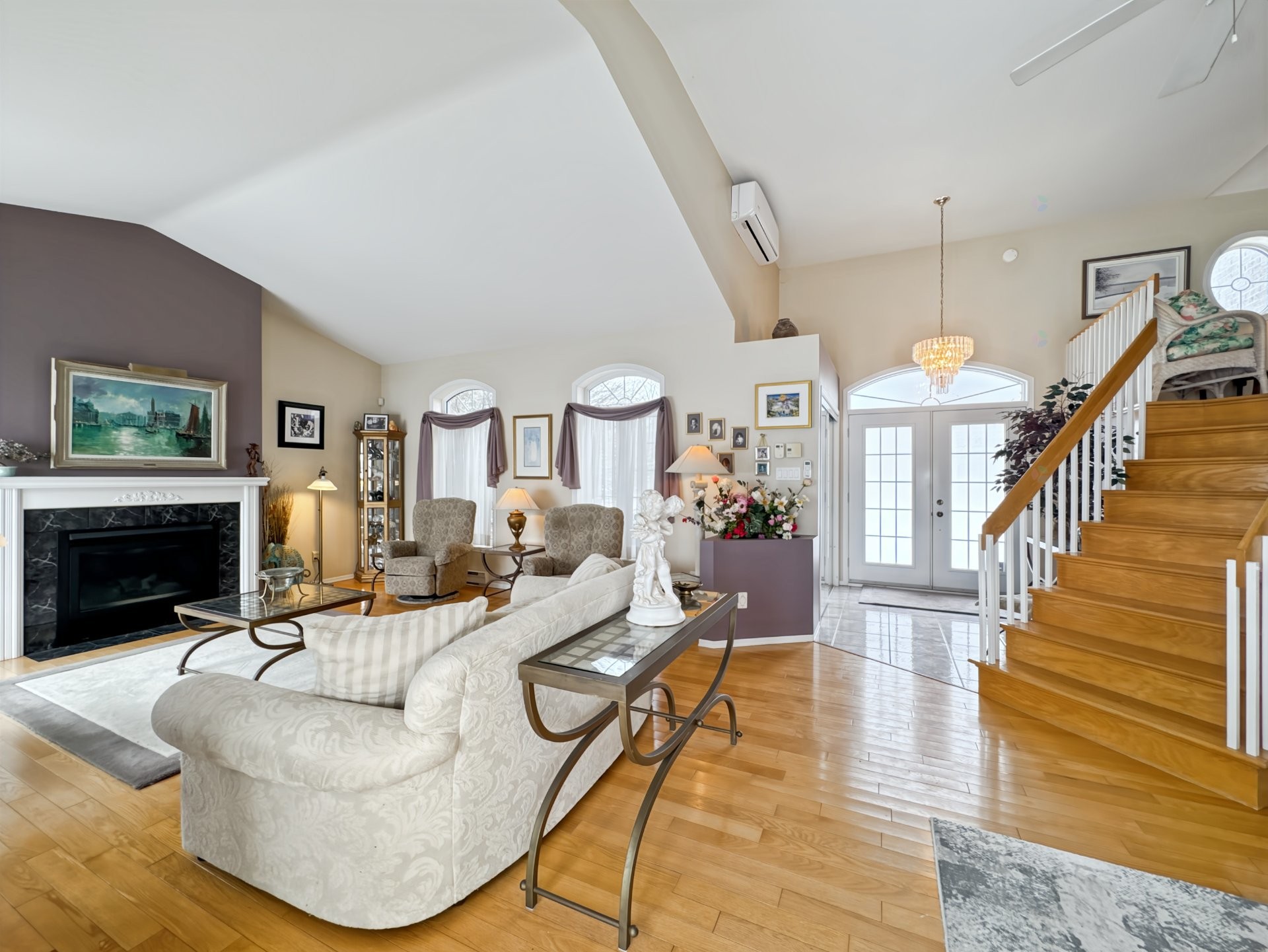 Living Room - 918 Ch. Duhamel, Pincourt, QC - Indoor Photo Showing Living Room With Fireplace