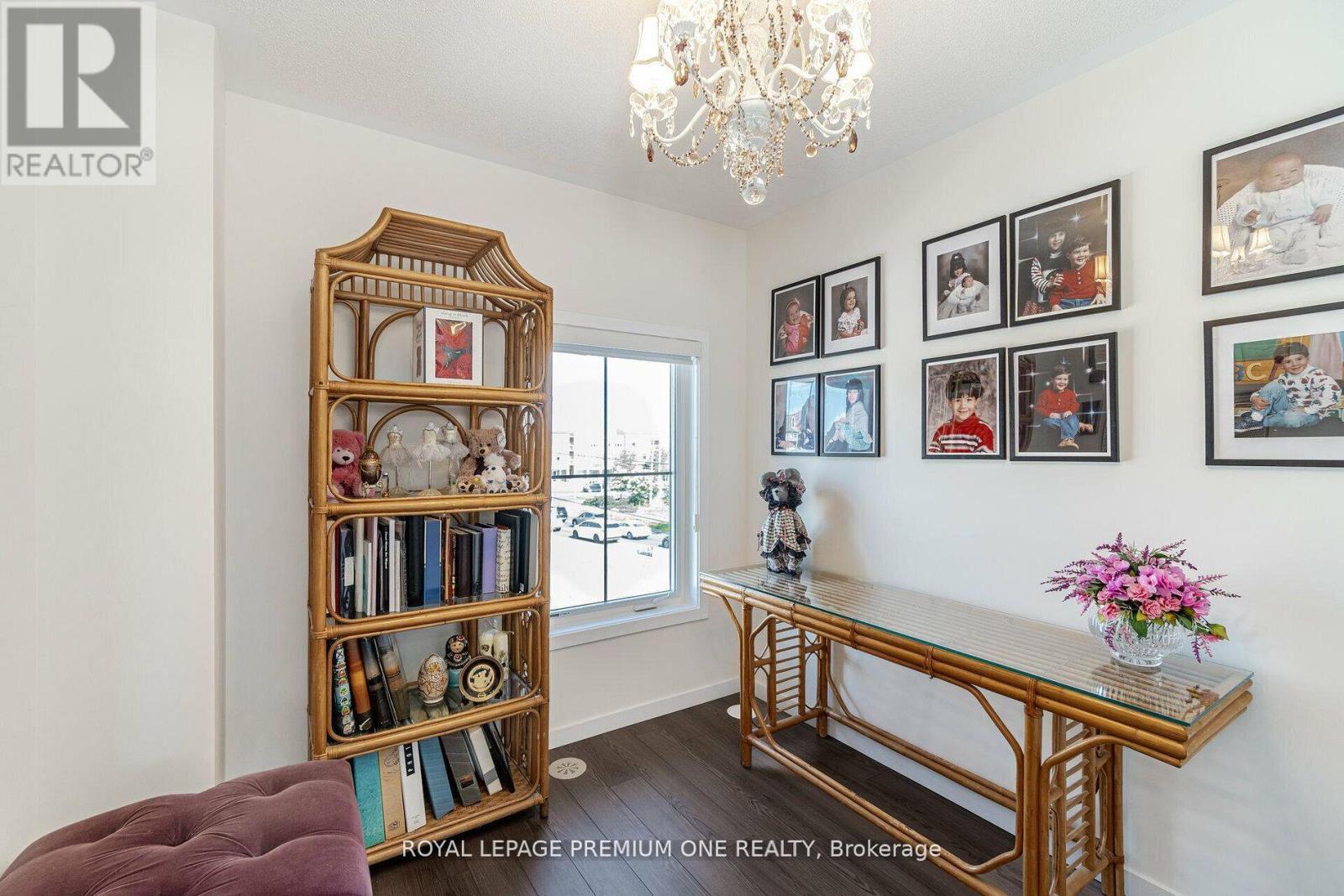 2 Seacoasts Circle, Vaughan, ON - Indoor Photo Showing Other Room