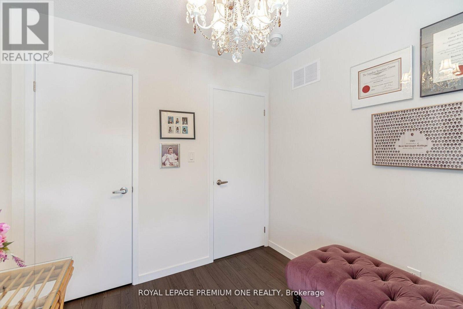 2 Seacoasts Circle, Vaughan, ON - Indoor