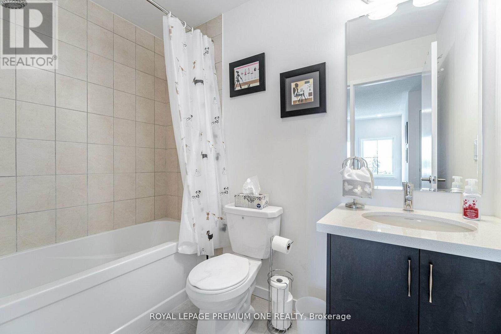 2 Seacoasts Circle, Vaughan, ON - Indoor Photo Showing Bathroom