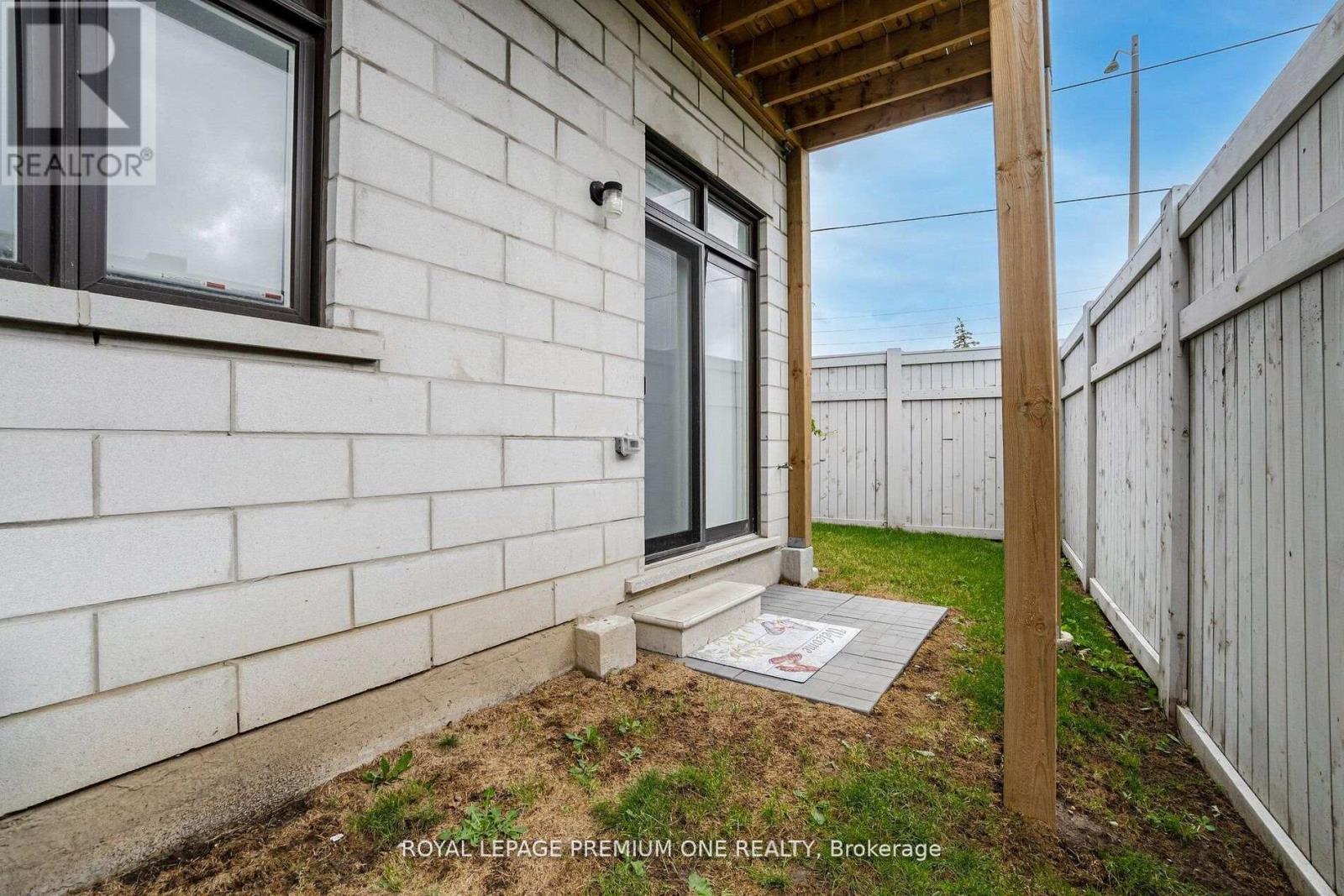 2 Seacoasts Circle, Vaughan, ON - Outdoor With Exterior