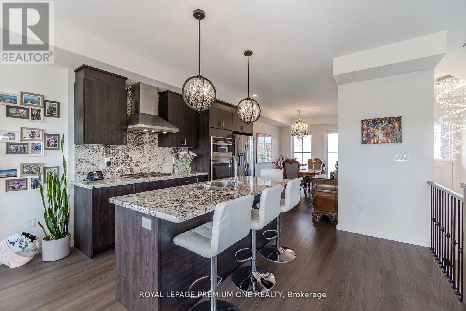 2 Seacoasts Circle, Vaughan, ON - Indoor