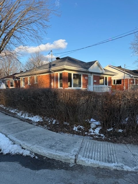 Façade - 951 Av. Champagnat, Laval (Saint-Vincent-De-Paul), QC - Outdoor