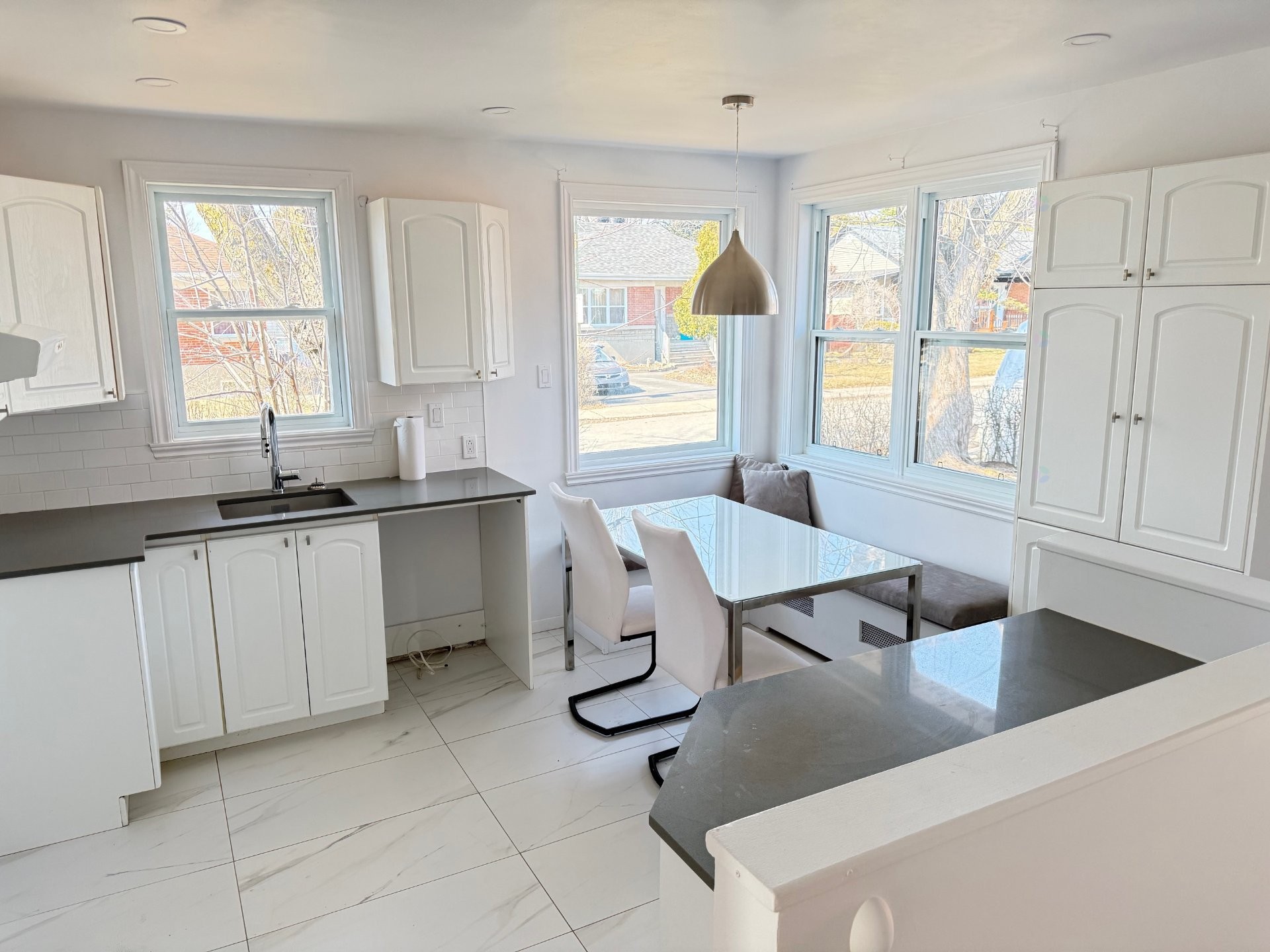 Cuisine - 951 Av. Champagnat, Laval (Saint-Vincent-De-Paul), QC - Indoor Photo Showing Kitchen
