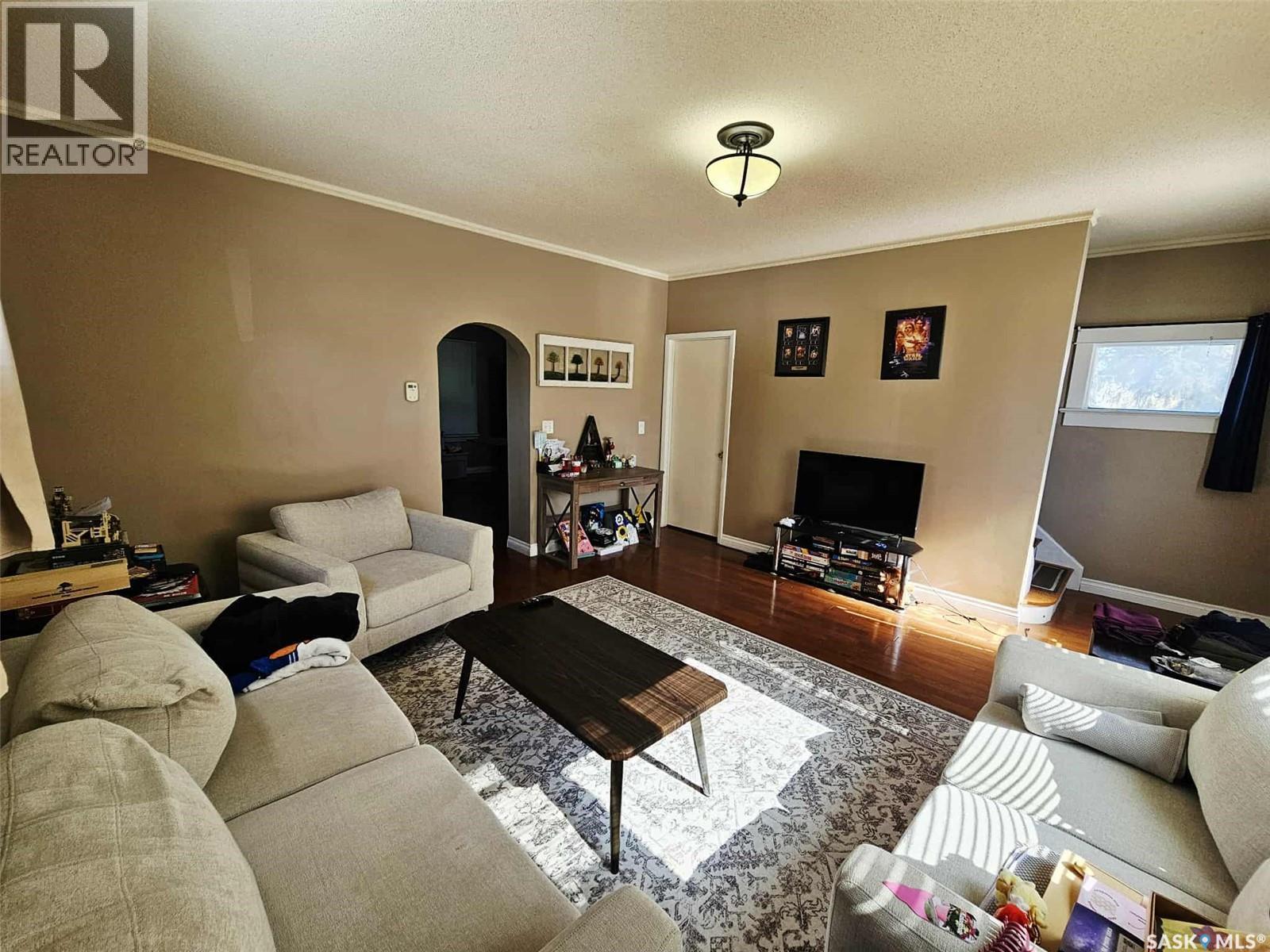 274 7Th Avenue E, Melville, SK - Indoor Photo Showing Living Room