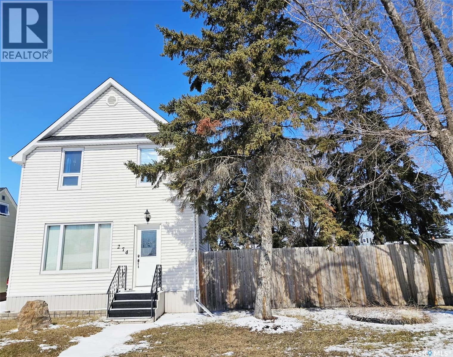 274 7Th Avenue E, Melville, SK - Outdoor