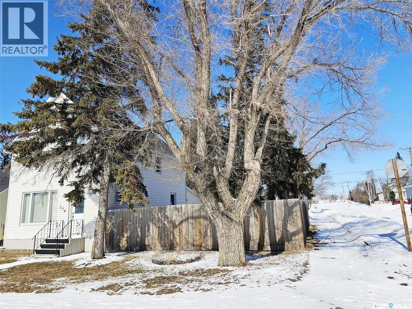 274 7Th Avenue E, Melville, SK - Outdoor