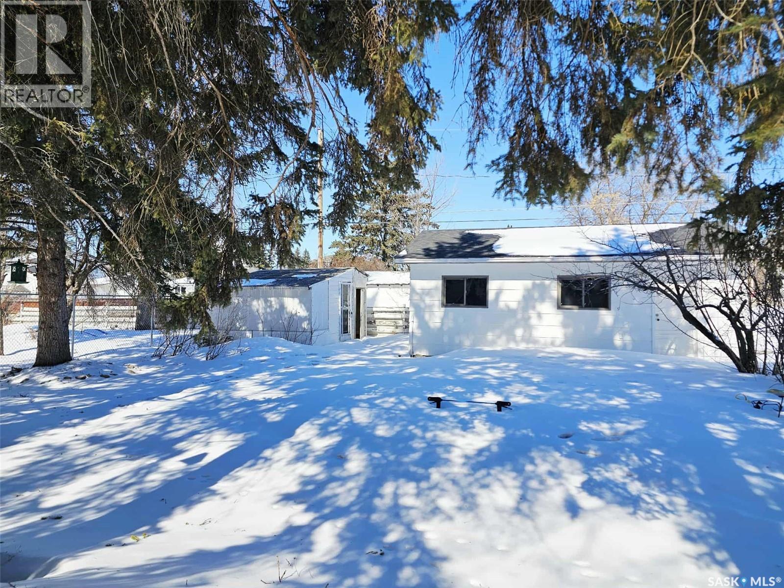 274 7Th Avenue E, Melville, SK - Outdoor