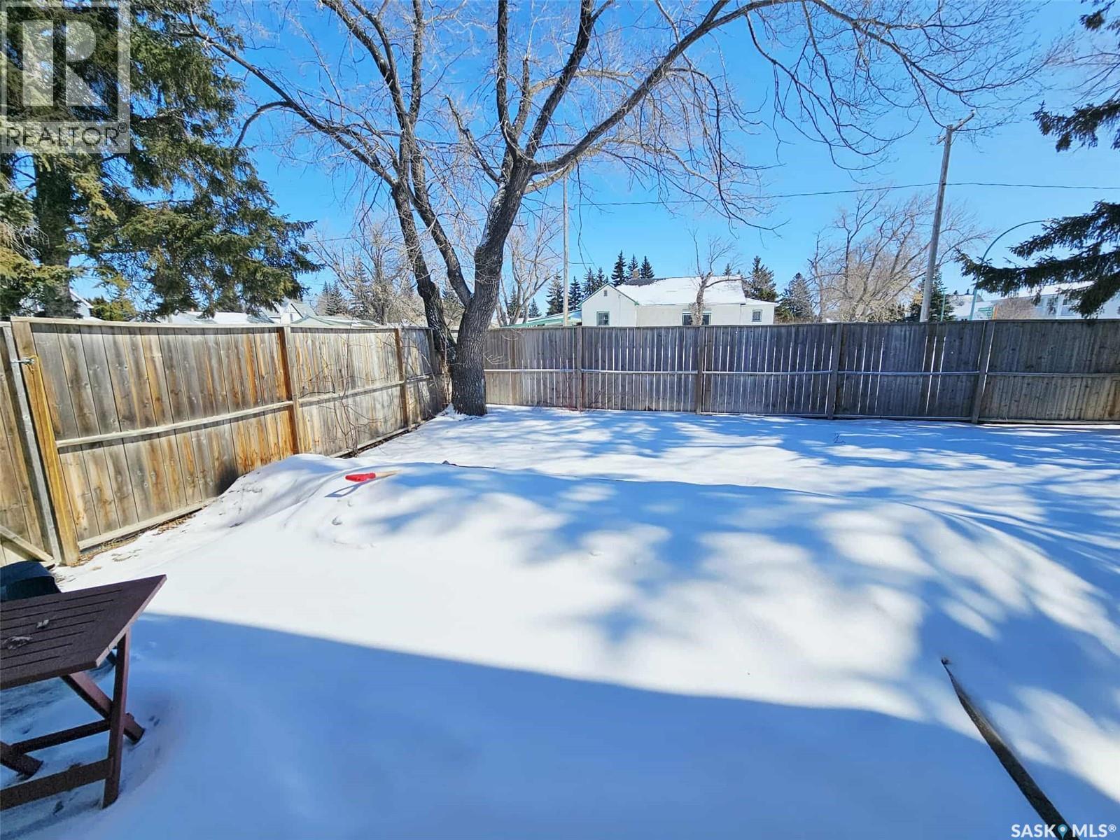 274 7Th Avenue E, Melville, SK - Outdoor