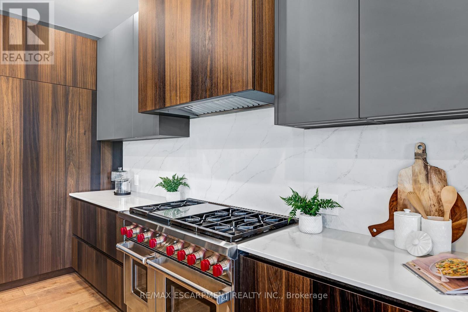714 Atoka Drive, Mississauga, ON - Indoor Photo Showing Kitchen