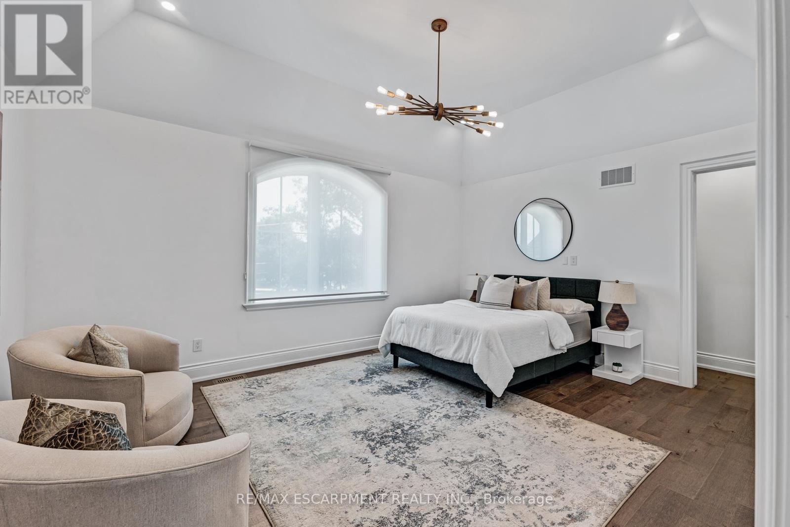 714 Atoka Drive, Mississauga, ON - Indoor Photo Showing Bedroom