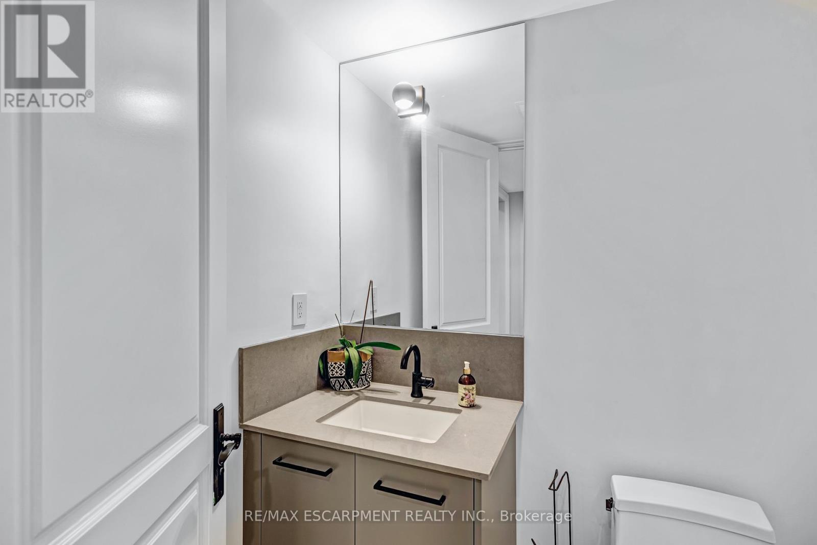 714 Atoka Drive, Mississauga, ON - Indoor Photo Showing Bathroom