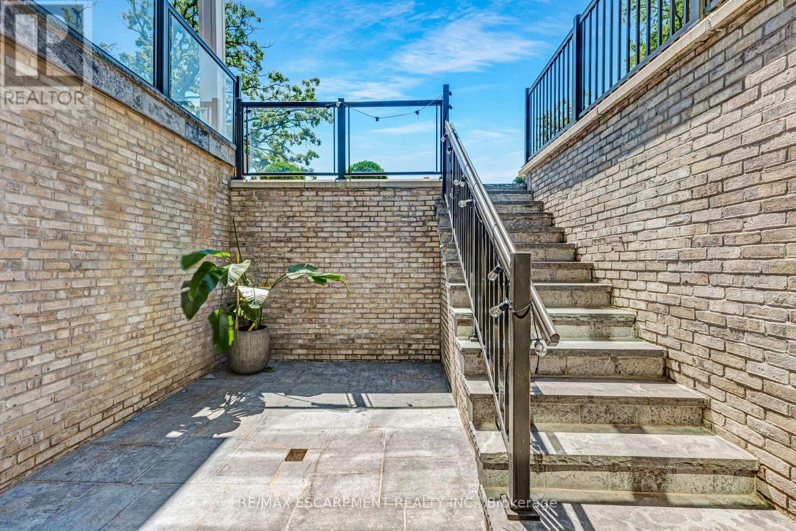 714 Atoka Drive, Mississauga, ON - Outdoor