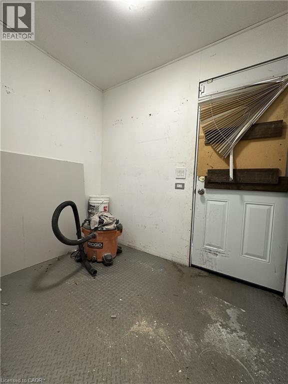 31 Mckinstry Street, Hamilton, ON - Indoor