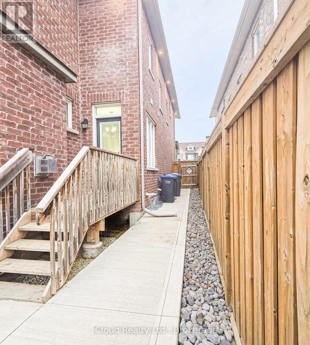 68 Phyllis Drive, Caledon, ON - Outdoor With Exterior