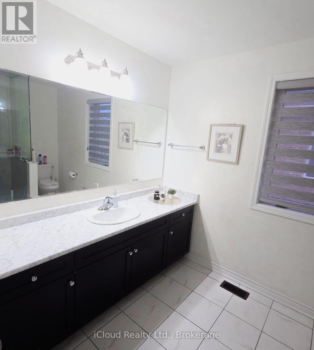 68 Phyllis Drive, Caledon, ON - Indoor Photo Showing Bathroom