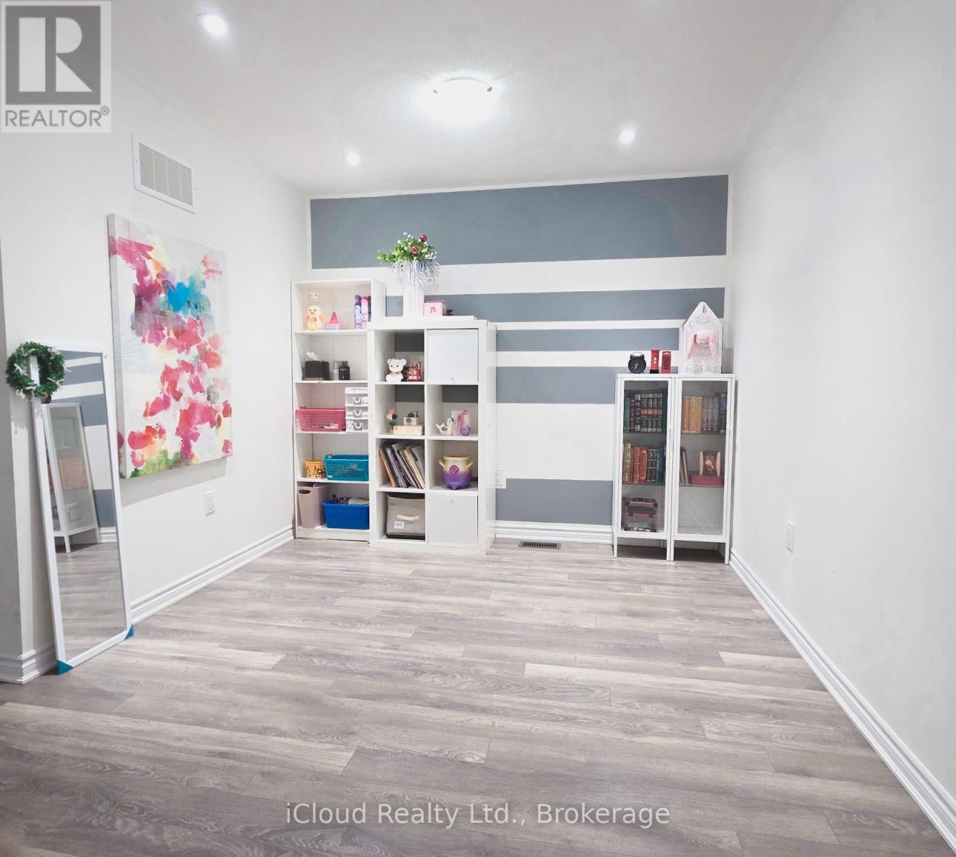 68 Phyllis Drive, Caledon, ON - Indoor Photo Showing Other Room