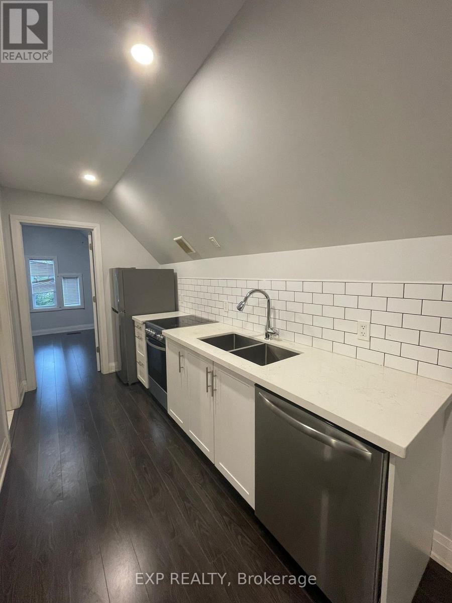 1 Madison Avenue, Hamilton, ON - Indoor Photo Showing Kitchen With Double Sink