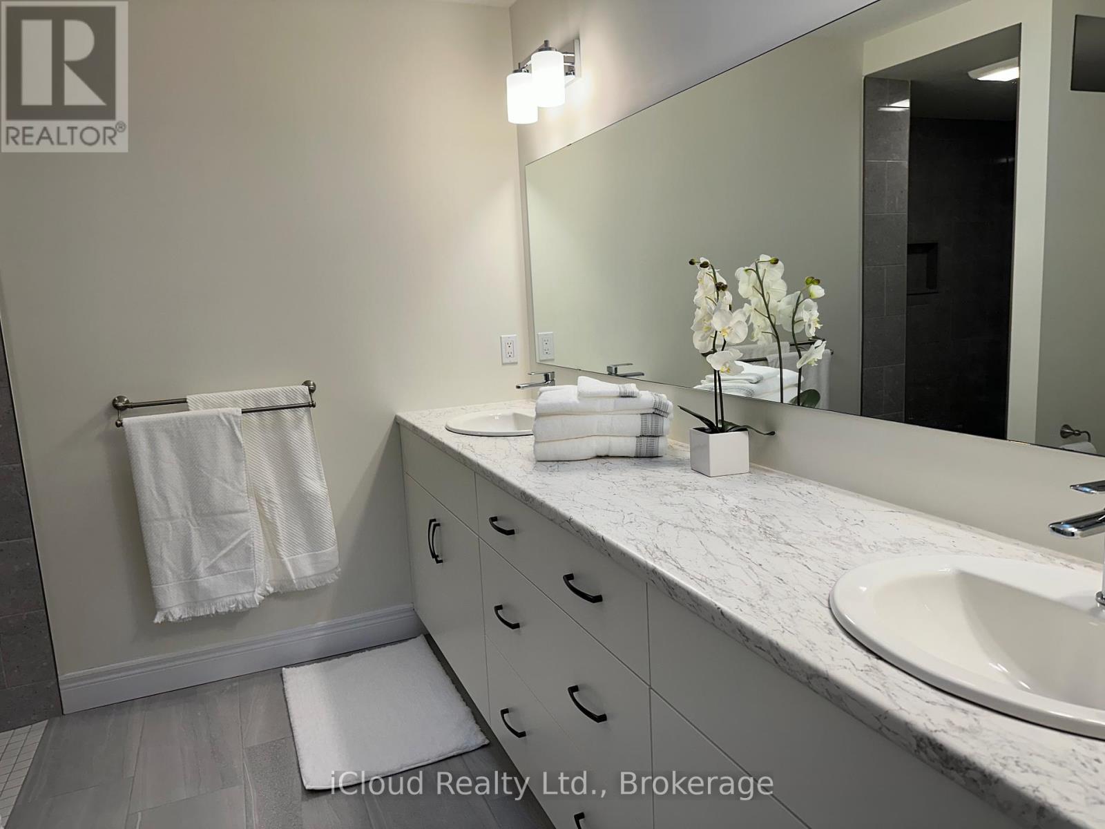 106 Queensgate Crescent, Woolwich, ON - Indoor Photo Showing Bathroom