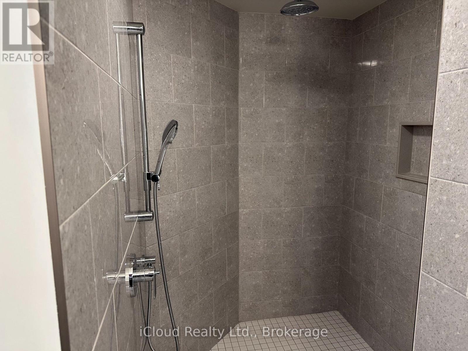 106 Queensgate Crescent, Woolwich, ON - Indoor Photo Showing Bathroom