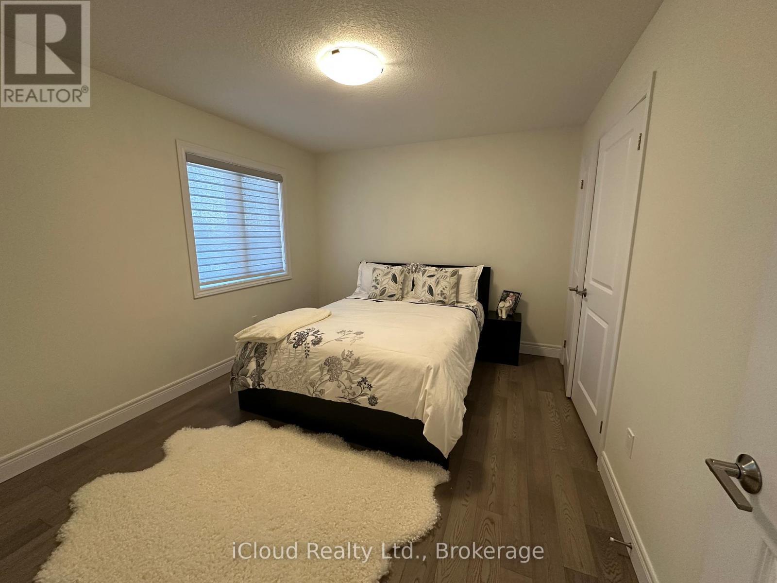 106 Queensgate Crescent, Woolwich, ON - Indoor Photo Showing Bedroom