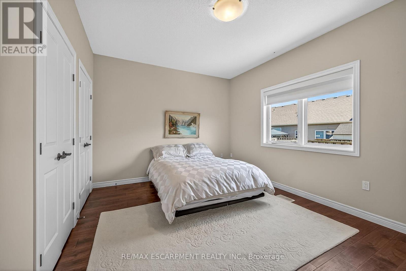 18 Ecker Lane, Hamilton, ON - Indoor Photo Showing Bedroom