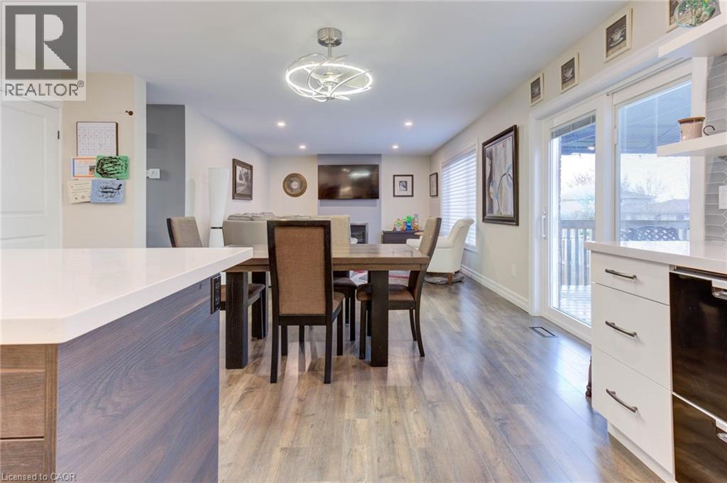 128 Schmidt Drive, Arthur, ON - Indoor Photo Showing Dining Room