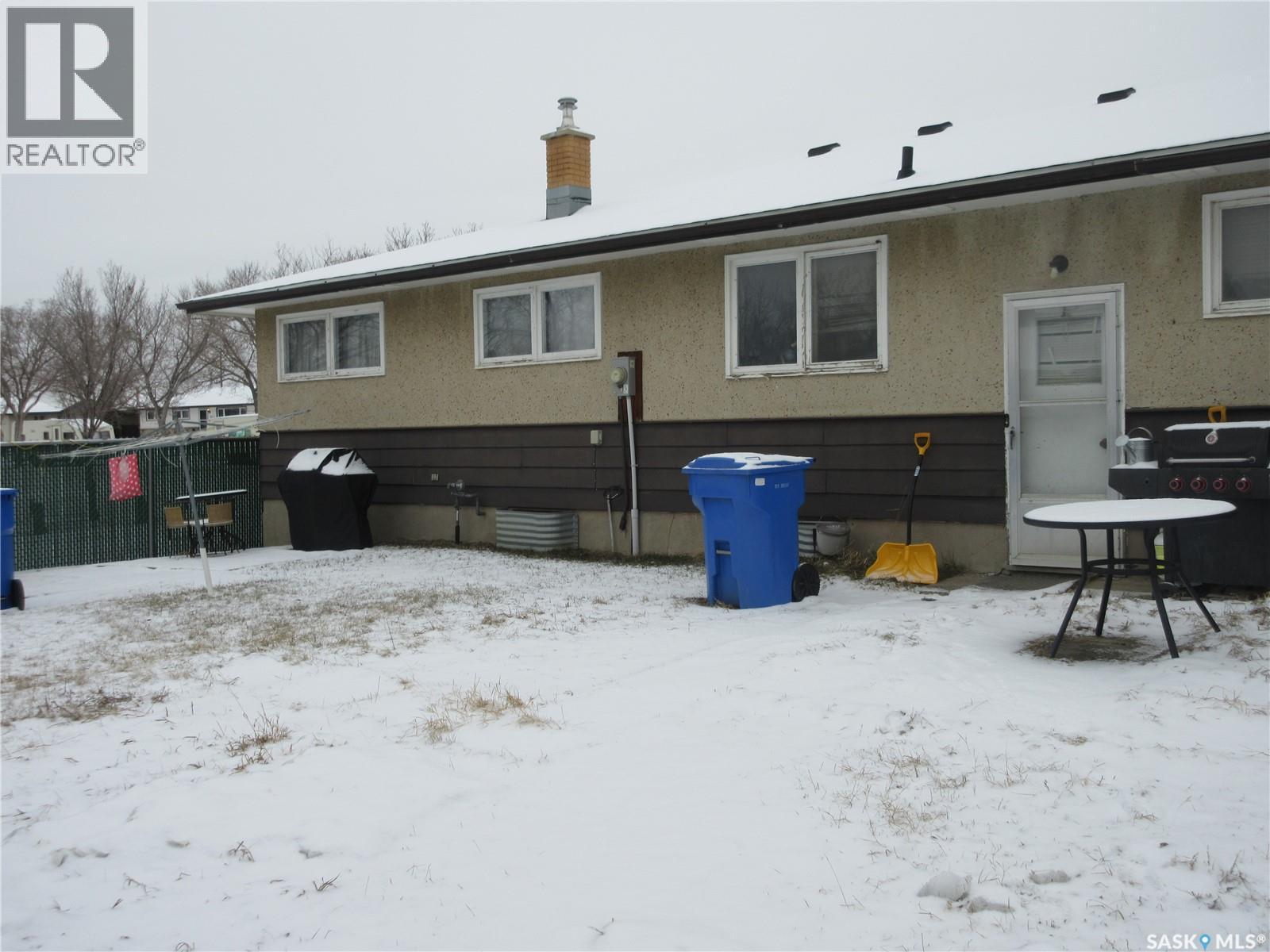 182 Rothwell Crescent, Regina, SK - Outdoor