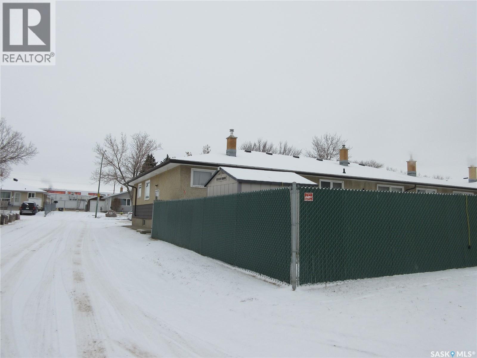 182 Rothwell Crescent, Regina, SK - Outdoor