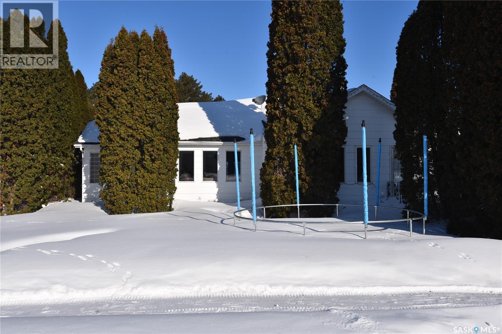 115 4Th Avenue E, Nipawin, SK - Outdoor