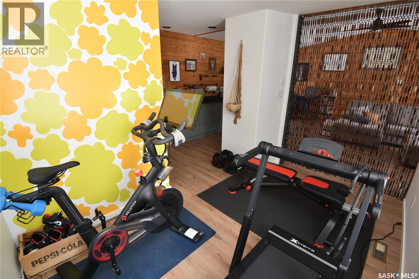 115 4Th Avenue E, Nipawin, SK - Indoor Photo Showing Gym Room