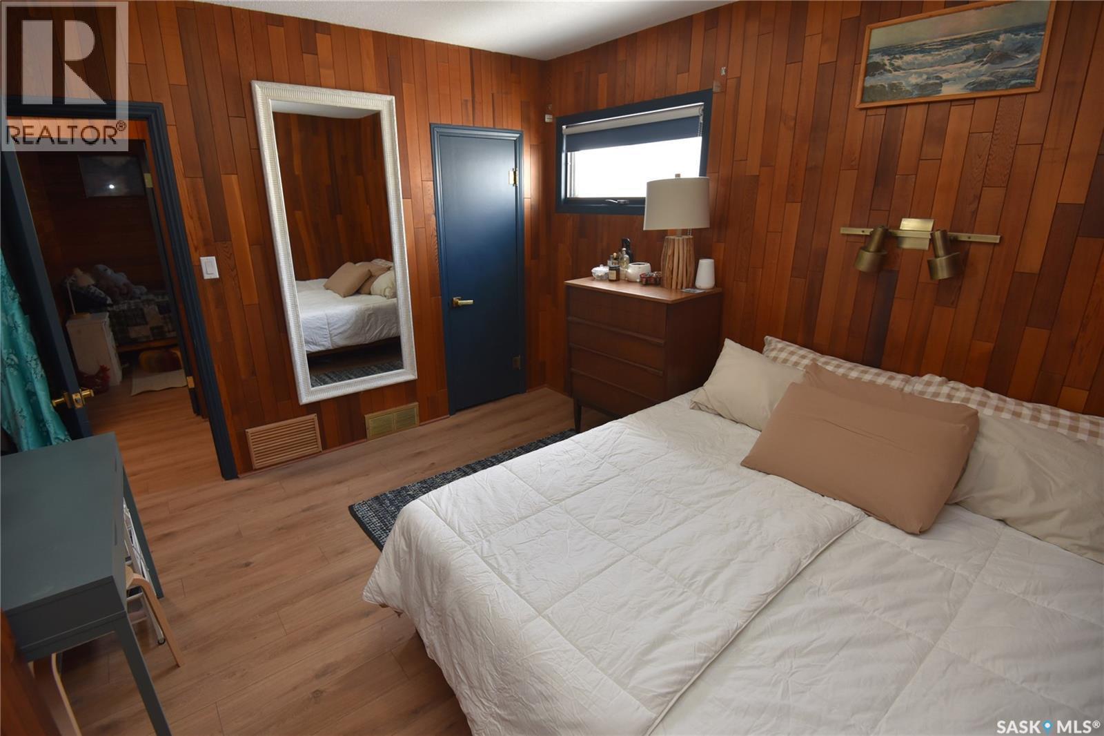 115 4Th Avenue E, Nipawin, SK - Indoor Photo Showing Bedroom