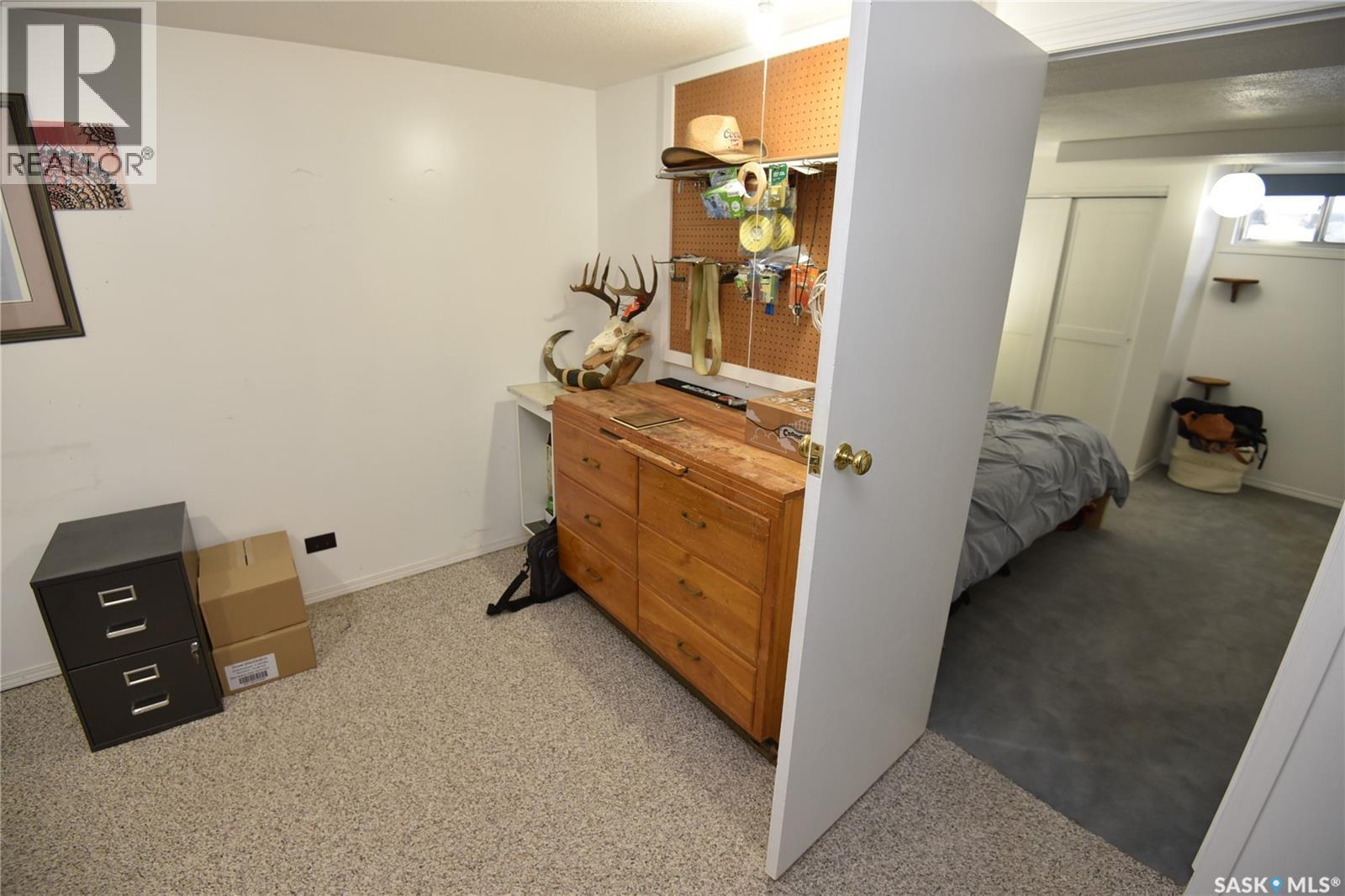 115 4Th Avenue E, Nipawin, SK - Indoor