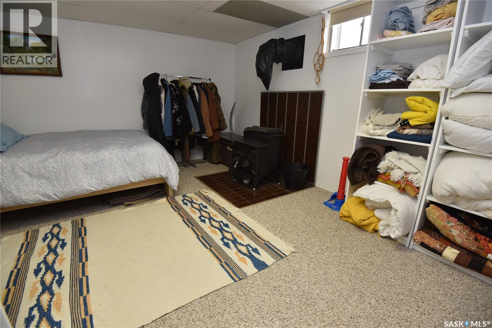 115 4Th Avenue E, Nipawin, SK - Indoor Photo Showing Bedroom
