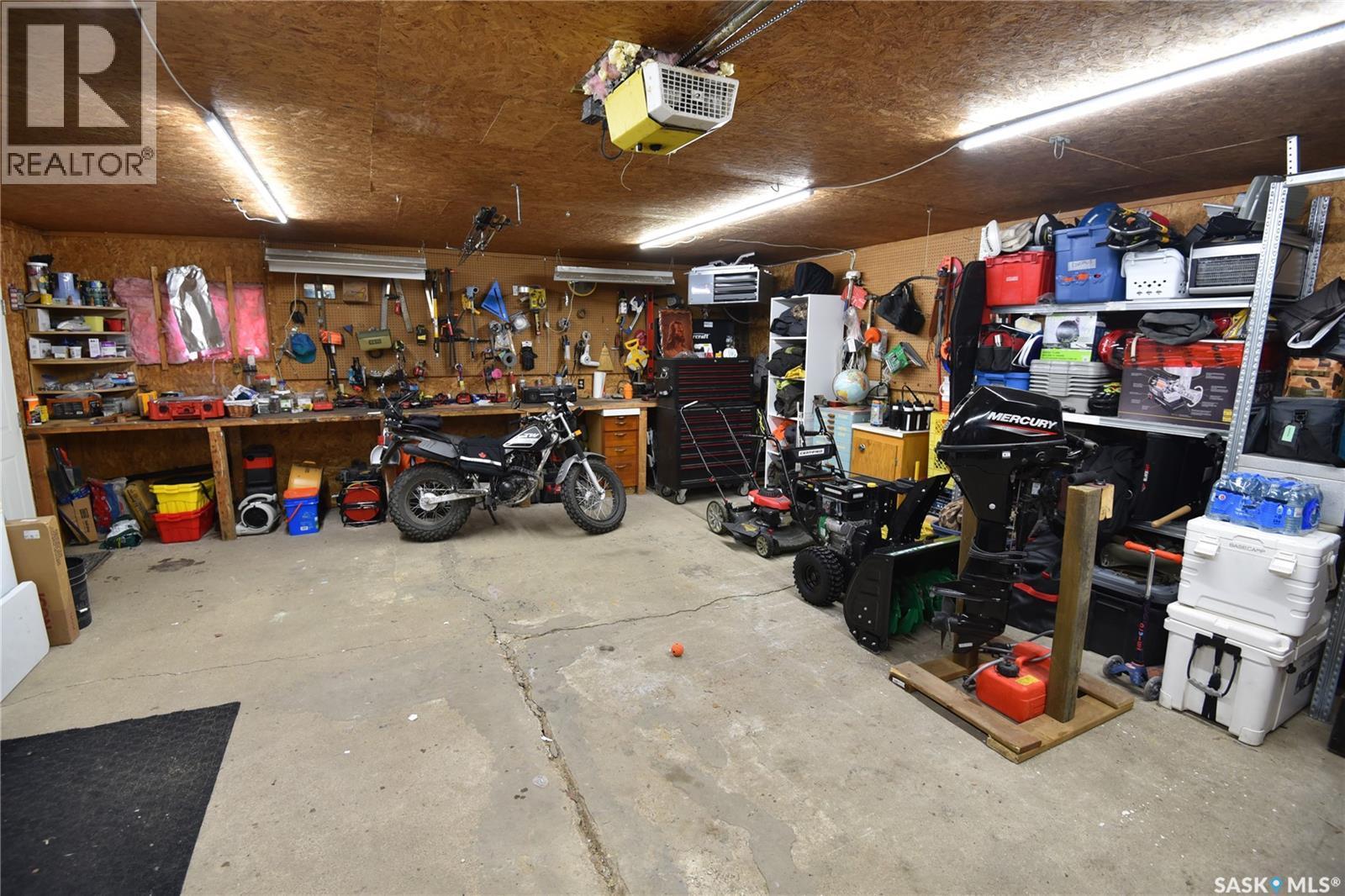 115 4Th Avenue E, Nipawin, SK - Indoor Photo Showing Garage