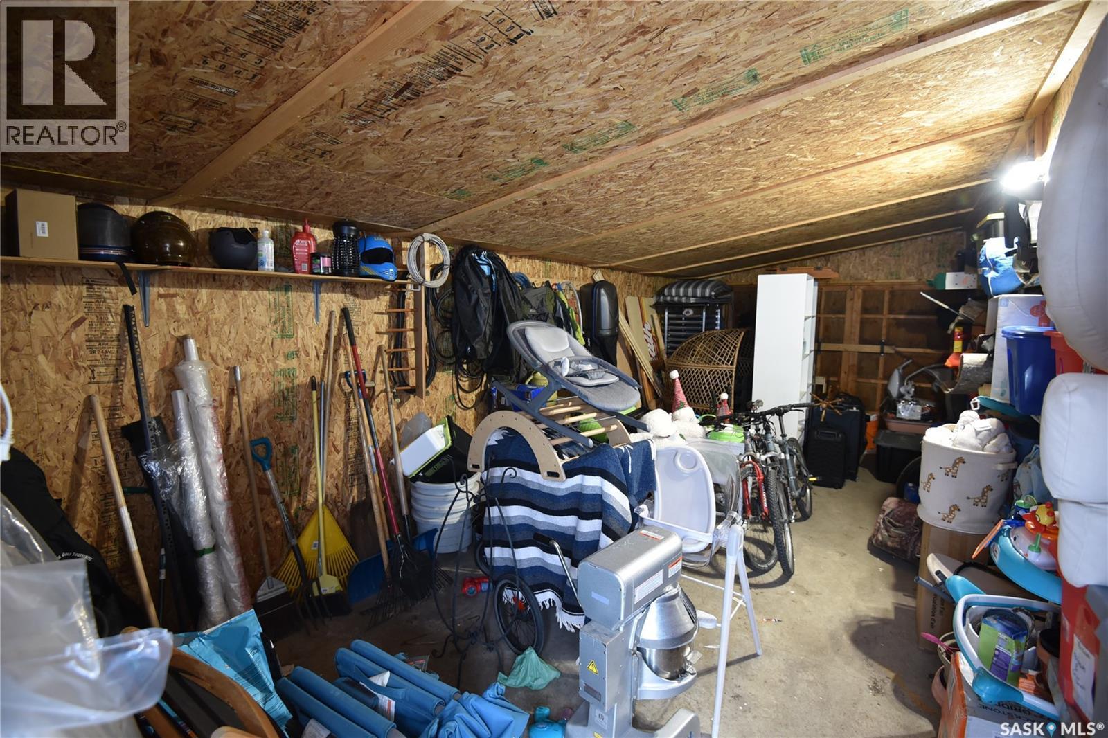 115 4Th Avenue E, Nipawin, SK - Indoor