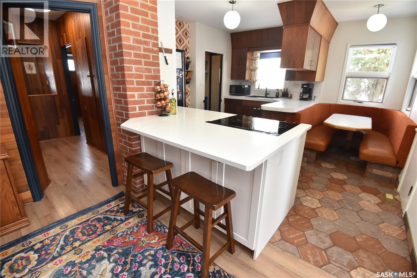 115 4Th Avenue E, Nipawin, SK - Indoor