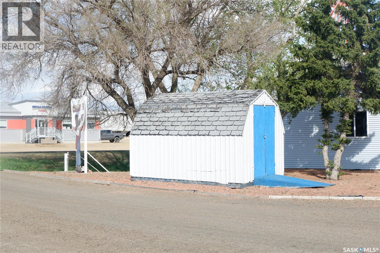 143 Railway Avenue, Coronach, SK