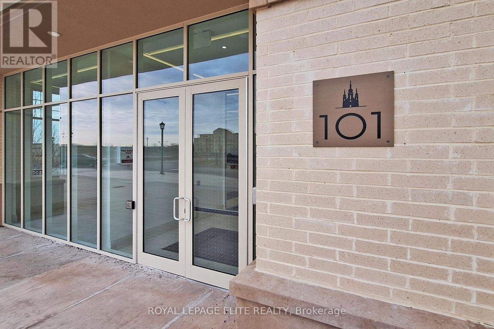 313 - 101 Cathedral High Street, Markham, ON - With Exterior