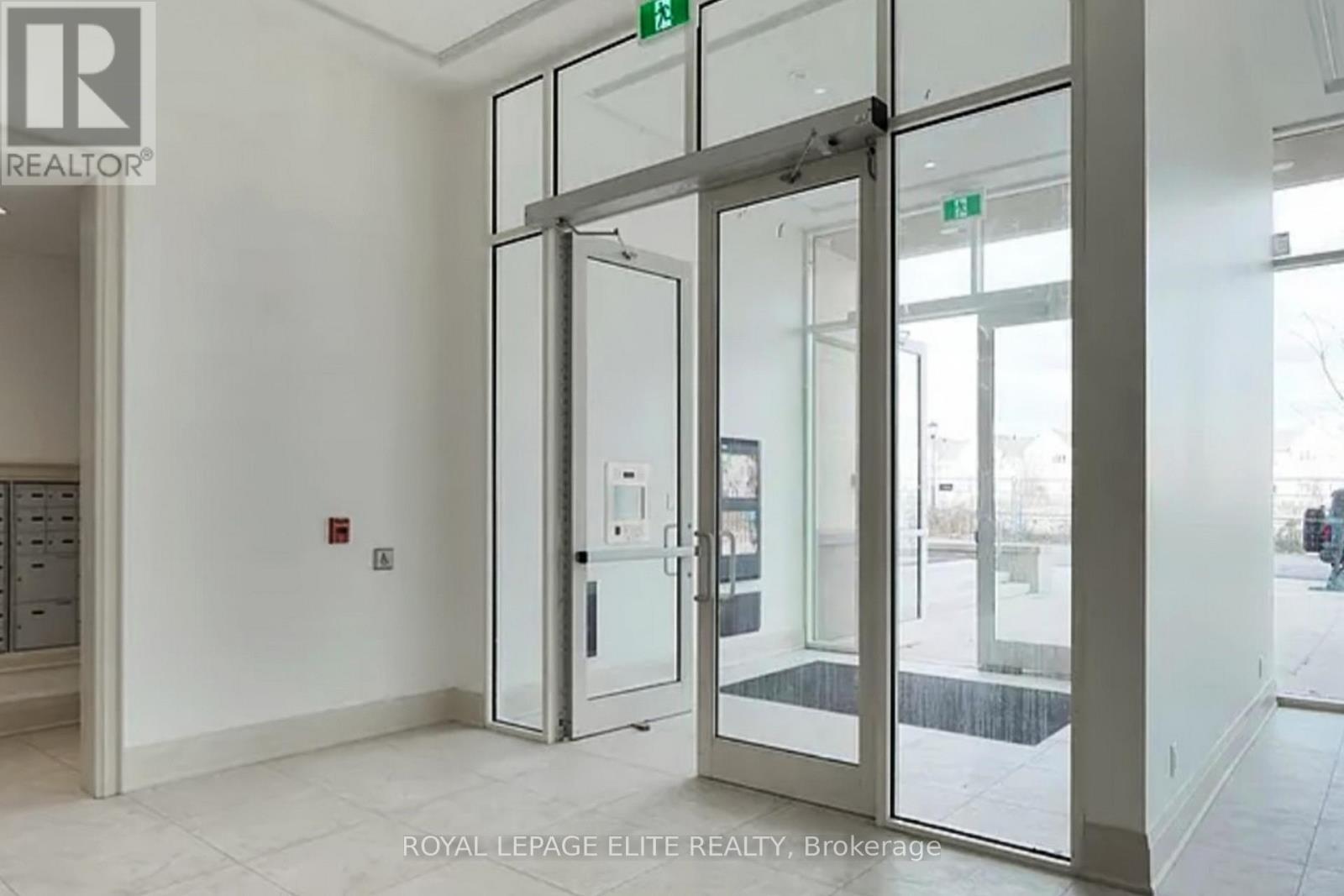 313 - 101 Cathedral High Street, Markham, ON - Indoor Photo Showing Other Room