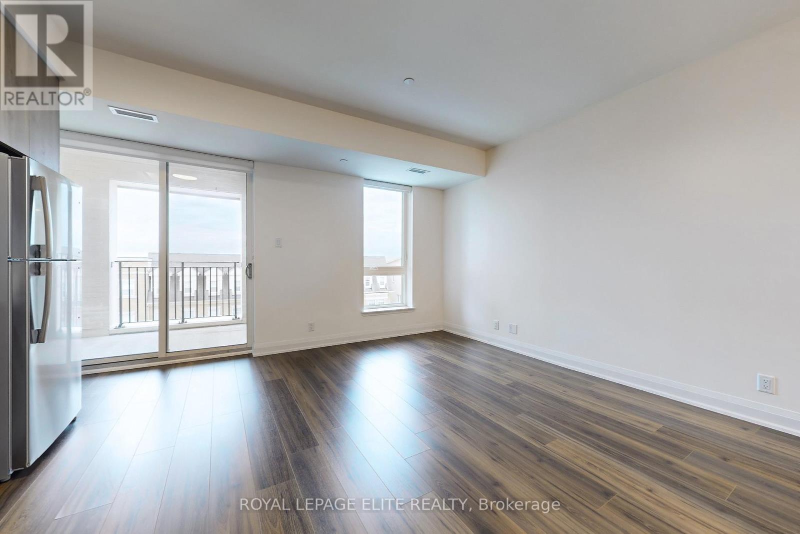 313 - 101 Cathedral High Street, Markham, ON - Indoor Photo Showing Other Room